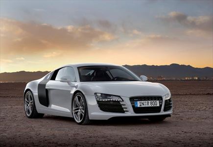 R8  : /images/car/28.jpg